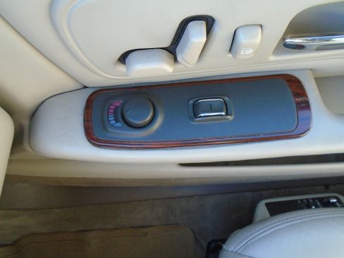 Used 1998 Cadillac De Ville image 23