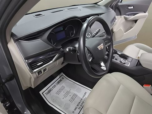Used 2023 Cadillac XT4 Luxury FWD image 14