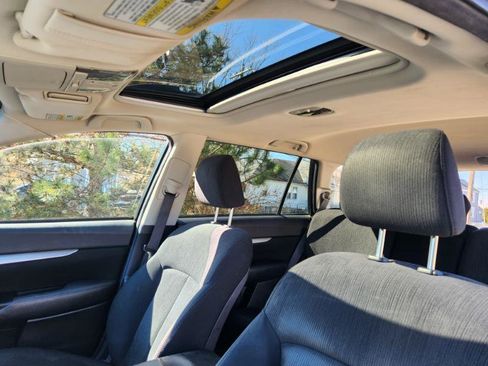 Used 2014 Subaru Outback 2.5i Premium image 12