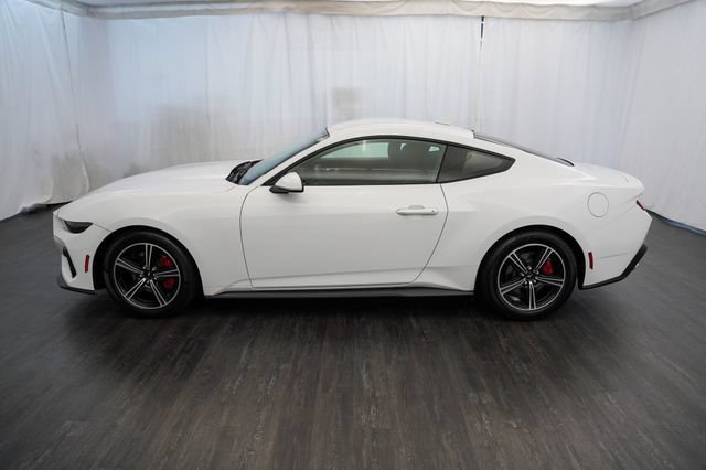 Used 2025 Ford Mustang Coupe RWD image 7