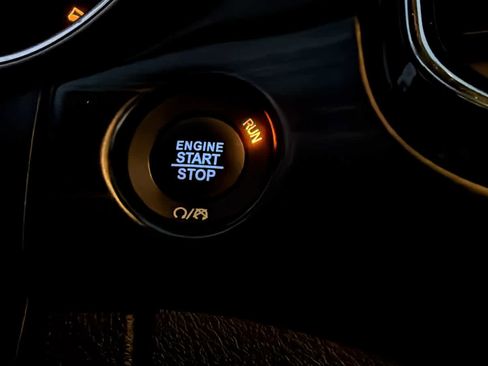 Used 2020 Jeep Grand Cherokee Altitude image 17