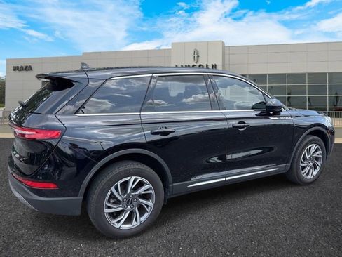 Used 2023 Lincoln Corsair FWD image 3