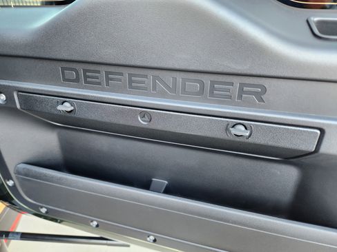 New 2026 Land Rover Defender 110 X-Dynamic SE image 34