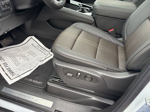 New 2026 Chevrolet Suburban High Country image 19