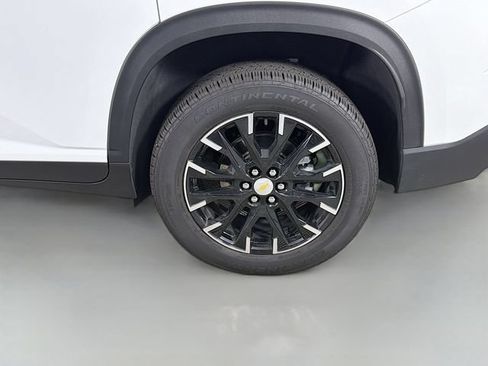 Used 2026 Chevrolet Traverse LT w/ Sun and Wheel Package FWD image 38