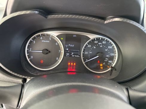 Used 2024 Nissan Versa S w/ Trunk Package FWD image 12