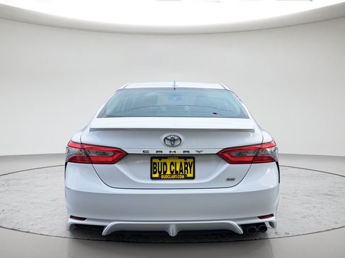 Used 2019 Toyota Camry SE w/ Carpet Mat Package FWD image 4