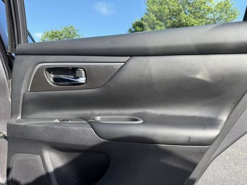 Used 2015 Nissan Altima 2.5 SL w/ Technology Package FWD image 30