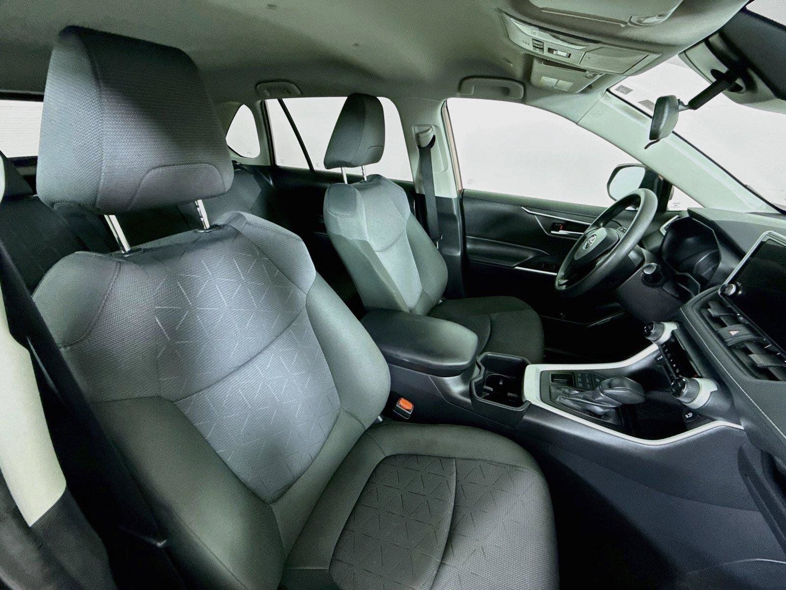 Used 2025 Toyota RAV4 XLE AWD/4WD image 26