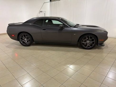 Used 2019 Dodge Challenger R/T RWD image 7