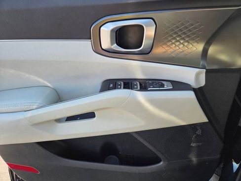 Used 2021 Kia Sorento S image 17