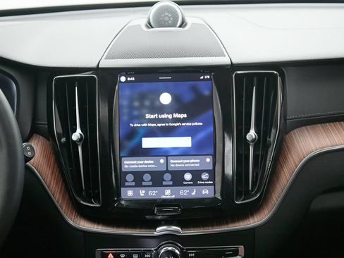 Certified 2023 Volvo XC60 T8 Ultimate w/ Climate Package AWD/4WD image 27