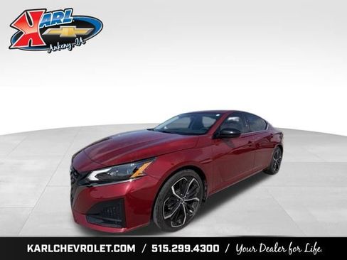 Used 2024 Nissan Altima 2.5 SR w/ SR Premium Package FWD image 1