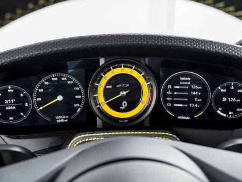Used 2022 Porsche 911 GT3 RWD image 16