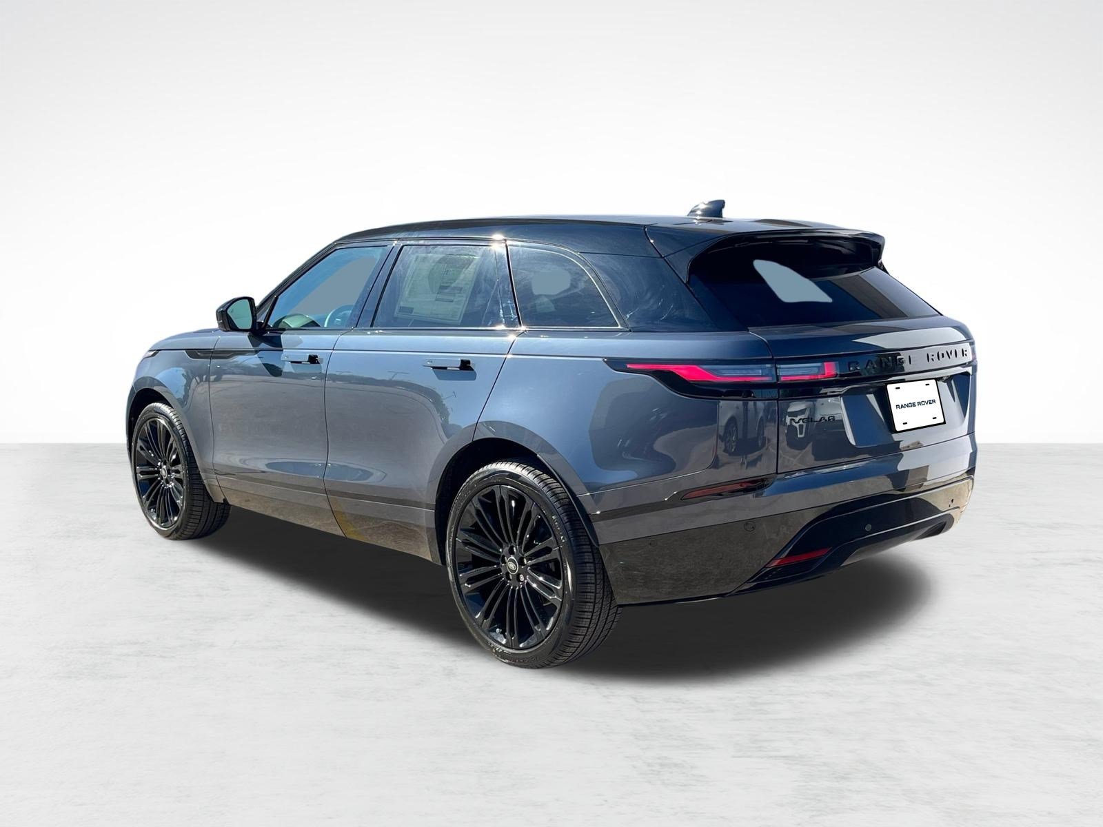 Used 2026 Land Rover Range Rover Velar Dynamic SE AWD/4WD image 3