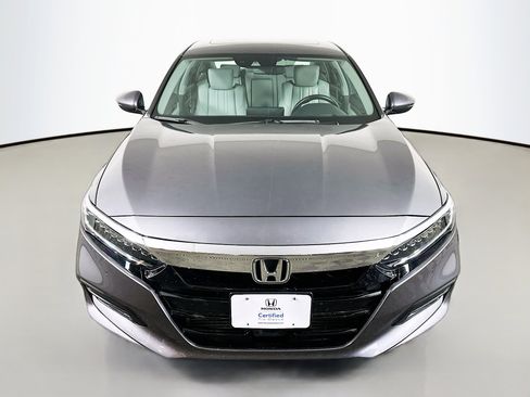 Used 2018 Honda Accord Touring image 2
