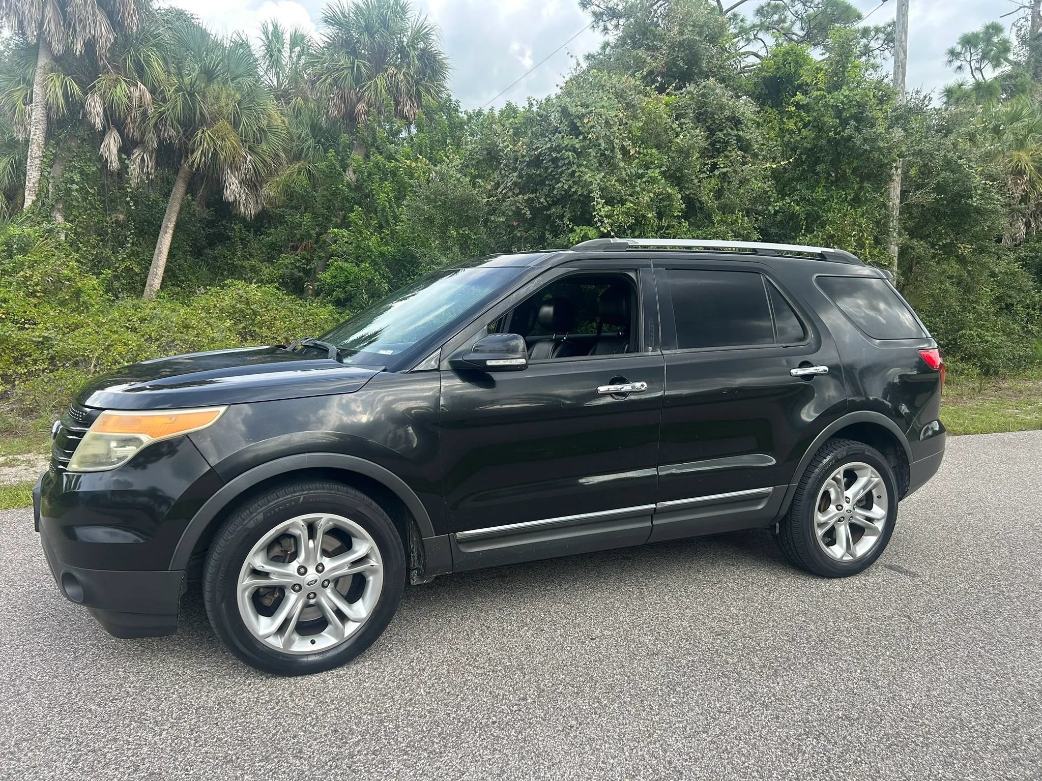 Used 2014 Ford Explorer Limited AWD/4WD image 1