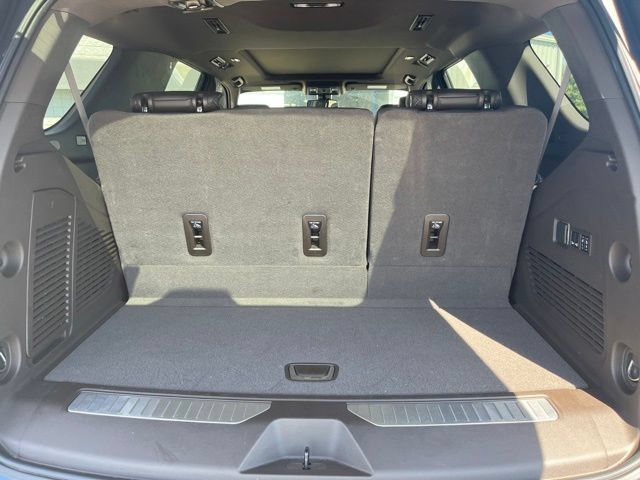 Used 2022 GMC Yukon Denali AWD/4WD image 2