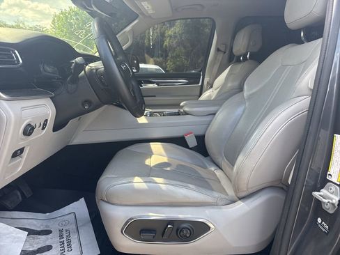 Used 2022 Jeep Wagoneer Series II w/ Premium Group I image 12