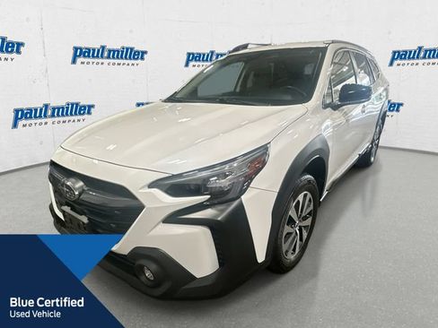Used 2023 Subaru Outback Premium AWD/4WD image 1