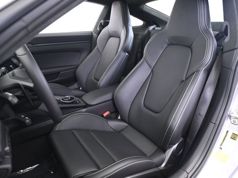 Certified 2025 Porsche 911 Carrera GTS image 27