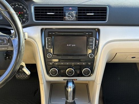 Used 2012 Volkswagen Passat TDI SE image 13