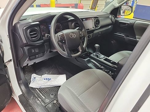 Used 2020 Toyota Tacoma SR image 8