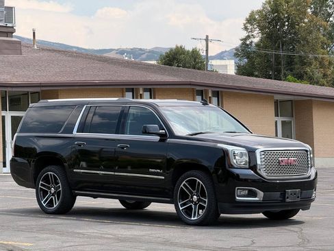 Used 2016 GMC Yukon XL Denali w/ Enhanced Security Package AWD/4WD image 7
