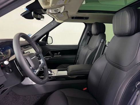 New 2025 Land Rover Range Rover SE image 13