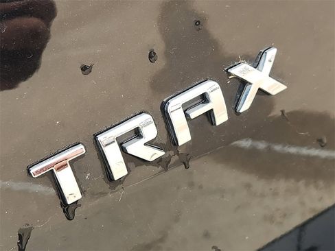 Used 2019 Chevrolet Trax Premier w/ Midnight Edition image 12