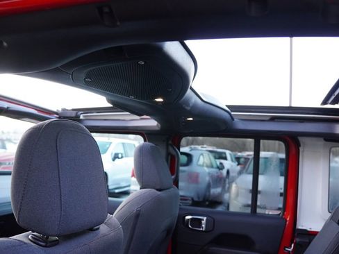 Certified 2025 Jeep Wrangler Unlimited Sahara w/ Safety Group image 20