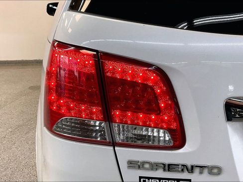 Used 2011 Kia Sorento SX AWD/4WD image 24