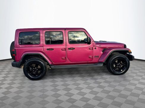 Used 2022 Jeep Wrangler Unlimited Sahara image 5
