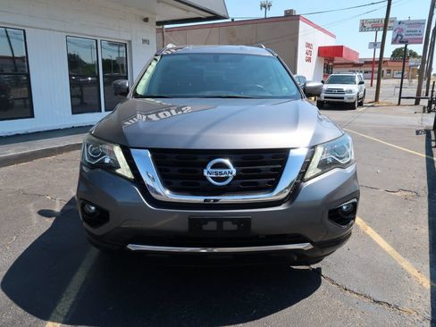 Used 2020 Nissan Pathfinder SL FWD image 2