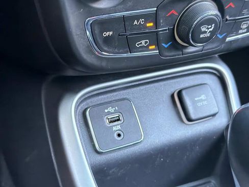 Used 2021 Jeep Compass Latitude w/ Sun and Sound Group FWD image 24
