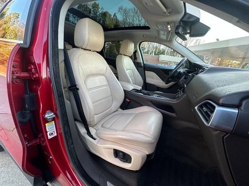 Used 2017 Jaguar F-PACE Prestige image 10