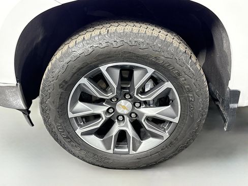 Used 2023 Chevrolet Silverado 1500 LT image 37