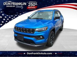 Used 2025 Jeep Compass Latitude w/ Convenience Group AWD/4WD video 1