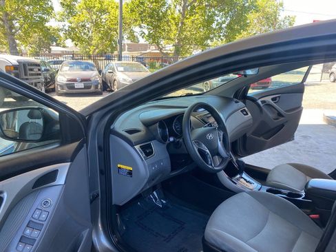 Used 2013 Hyundai Elantra GLS w/ Preferred Pkg FWD image 15