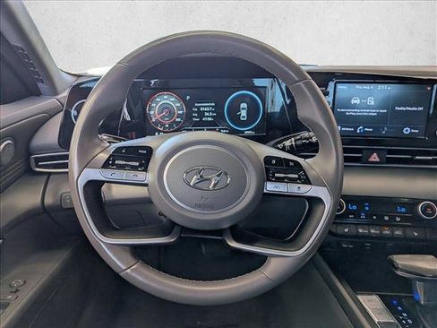 Used 2021 Hyundai Elantra SEL w/ Convenience Package FWD image 13