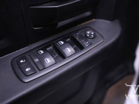 Used 2015 RAM 2500 Tradesman w/ Chrome Appearance Group image 17