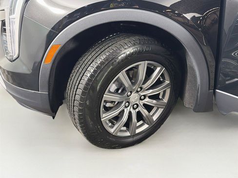 Used 2020 Cadillac XT4 Premium Luxury w/ Cold Weather Package AWD/4WD image 37