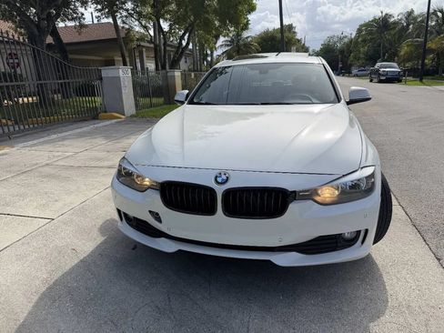 Used 2015 BMW 320i Sedan RWD image 4