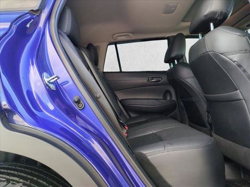 Used 2025 Toyota Corolla Cross LE w/ Moonroof Package image 19