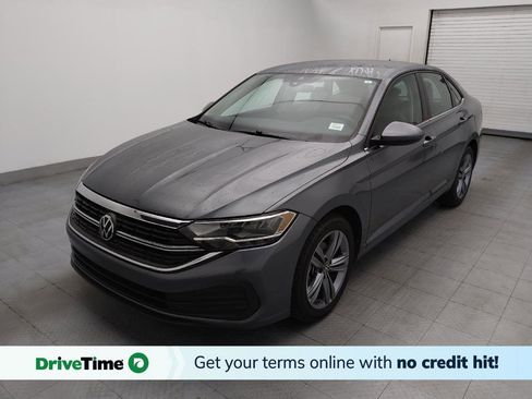 Used 2024 Volkswagen Jetta SE image 1
