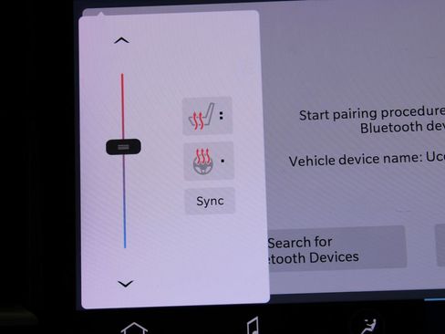 Used 2024 Chrysler Pacifica Touring-L image 37