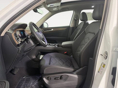New 2026 Volkswagen Atlas SE FWD image 11