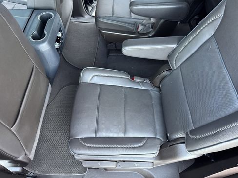 Used 2023 GMC Yukon Denali image 12