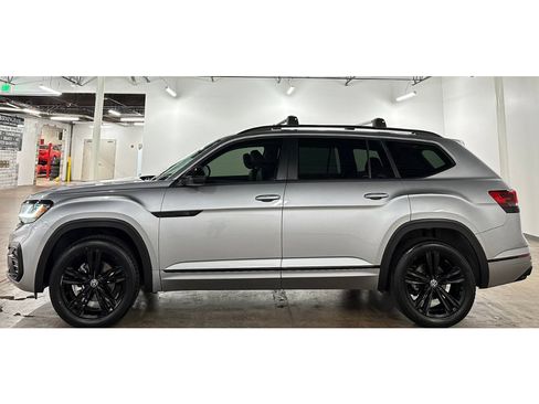 Used 2023 Volkswagen Atlas SEL R-Line AWD/4WD image 8