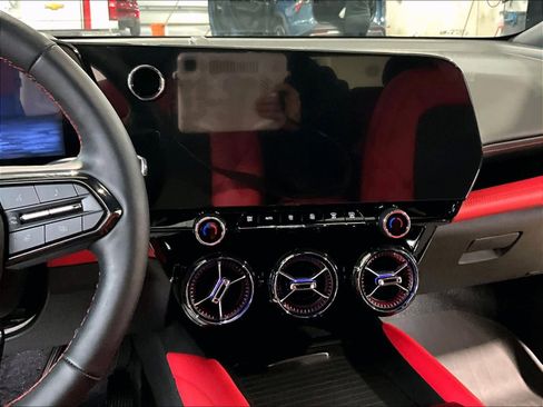 Used 2025 Chevrolet Blazer EV RS image 18